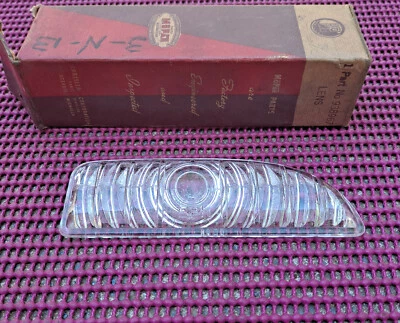 Plymouth P14 1942 Special Deluxe NOS MoPar izquierda lámpara de estacionamiento lente de vidrio Foto 1 de 2