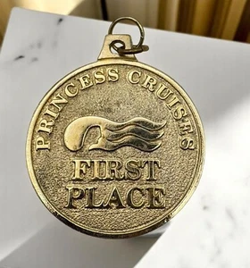 Princess Cruises Primer Lugar Premio Medalla Tono Dorado Llavero Medallón - Imagen 1 de 6