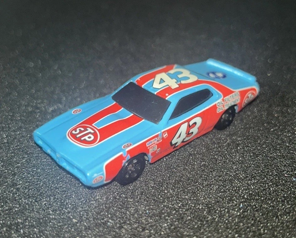 RACING CHAMPIONS RICHARD PETTY 1974 CHAMPION DODGE CHARGER 1/64 CAR - Image 1 of 4