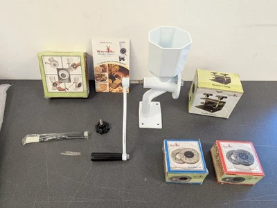 Molino manual de grano WonderMill Wonder Junior Deluxe para harina de trigo - blanco - nuevo Foto 1 de 4