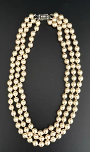 Vintage 1960's Jackie Kennedy's 3-String Faux Pearl Necklace Franklin Mint - Picture 1 of 5