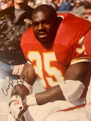 Foto vintage firmada a mano de Christian Okoye 8x10 - Kansas City Chiefs Foto 1 de 4