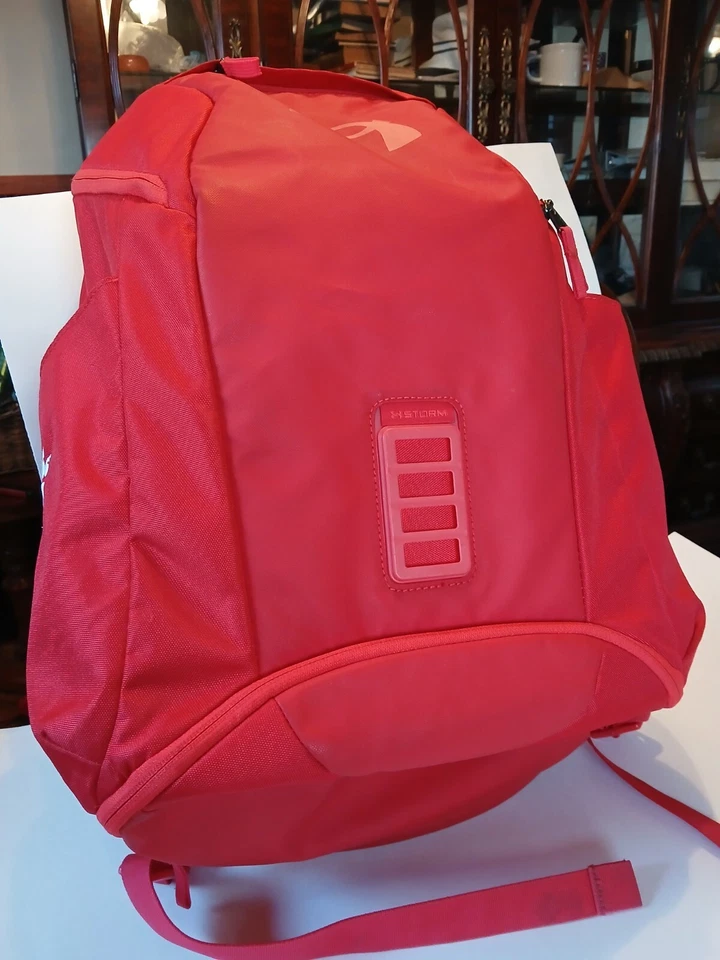 Mochila Under Armour Cinncinatti Bearcats Storm roja Foto 1 de 4