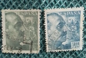 2 x 1930s/1940s Spanish Franco Stamps 30/40 c - Picture 1 of 2
