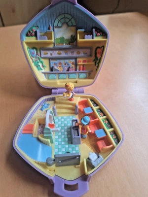 Polly Pocket Bluebird 1992 Fast Food Restaurant - Vollständiges Original-Zubehör - Bild 1 von 4