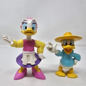 De colección Disney (Lote de 2) Epcot Donald Daisy Pato Figura Granjero Sol Sombrero - Imagen 1 de 6