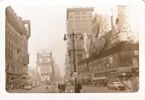 Vintage 1950s Times Square NYC Photo Loew’s State Bond Clothes Chevrolet Signs - Picture 1 of 2
