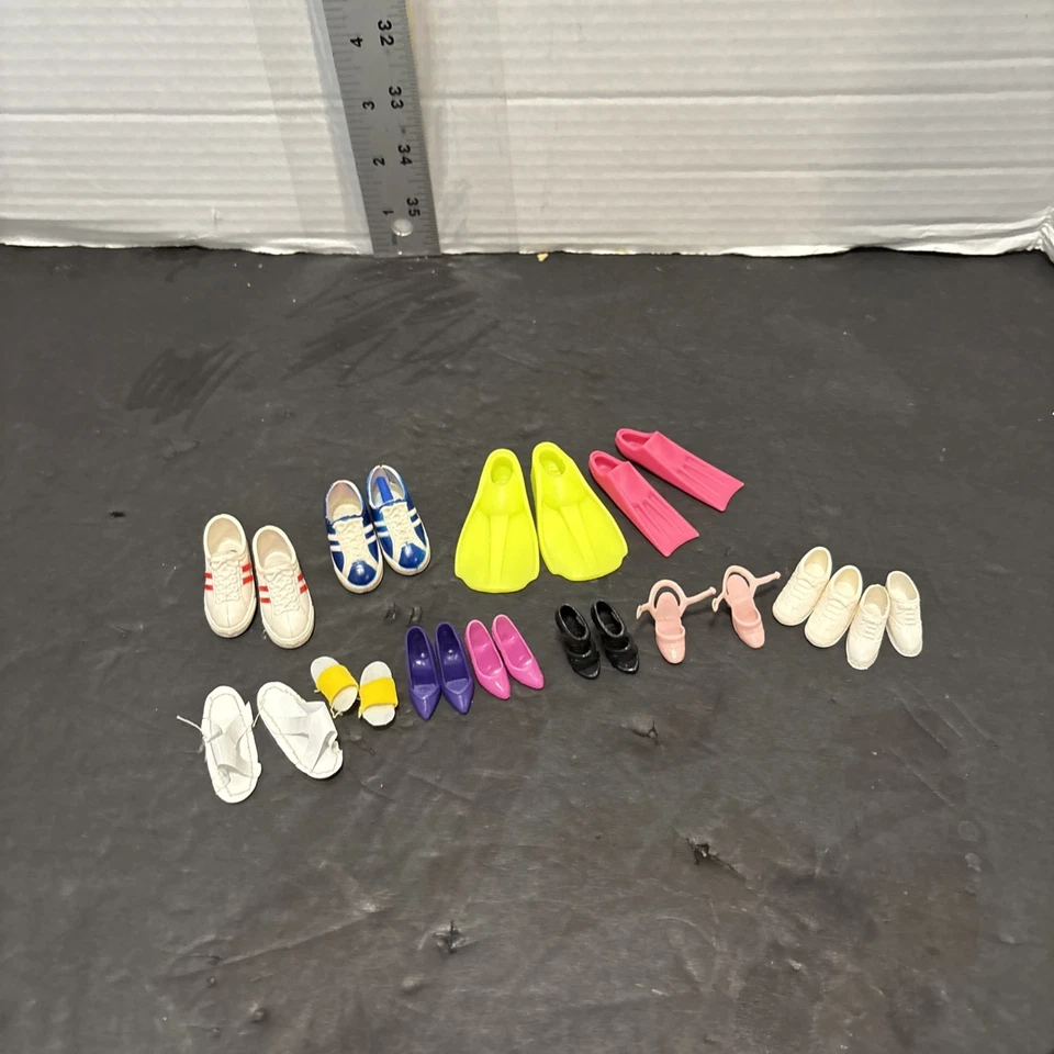  Surtido Zapatos Barbie y Ken Vintage Lote de 12 Pares Envío Gratis  Foto 1 de 4
