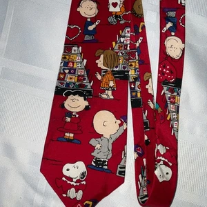 Peanuts Be My Valentine Necktie 100% Silk Red Snoopy Charlie Brown Linus Lucy - Picture 1 of 8