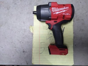 Milwaukee 2967-20 M18 FUEL 1/2" chiave a percussione coppia elevata solo strumento #5 - Foto 1 di 3