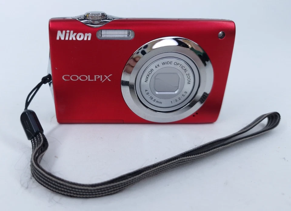 Nikon COOLPIX S3000 Red Digital Camera 12MP 4x Zoom Hardly Used First Owner - Bild 1 von 4