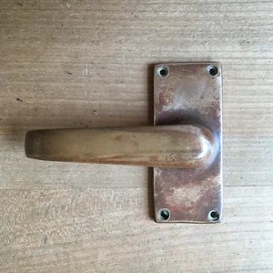 Manija de palanca de puerta de latón vintage Art Deco años 30 latón macizo - ÚNICA sin suspensión - Imagen 1 de 5
