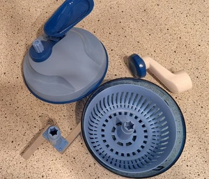 Tupperware Quick Chef, Zerkleinerer - Cutter,  manuell mit Kräuterschleuder,bleu - Bild 1 von 3