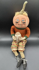 GALLERIE II Football Defense Dan Thanksgiving Pumpkin Joe Spencer Folk Art Doll - Bild 1 von 7