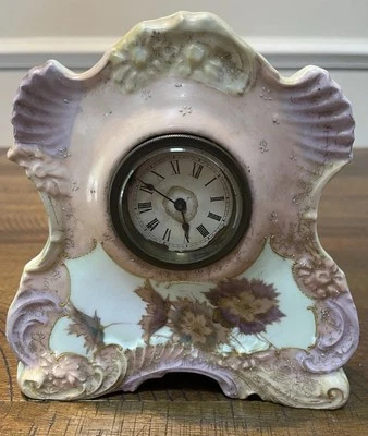 Антикварные миниатюрные фарфоровые каминные часы в стиле модерн заводные - Изображение 1 из 4