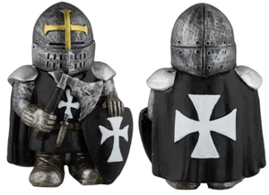 Pequeña estatuilla de resina decorativa/coleccionable caballero templario con hacha - Imagen 1 de 9