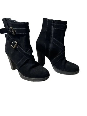 Botines Sundance Hechos en Italia Gamuza Hebilla Negros Talla 38 Cómodos Tacón Cremallera Lateral Foto 1 de 4