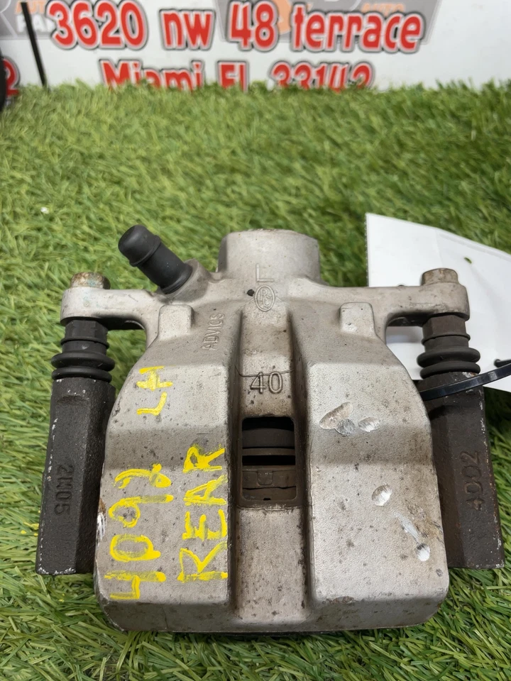 ✅ Pinza trasera izquierda Toyota Sienna 2014 OEM Foto 1 de 4