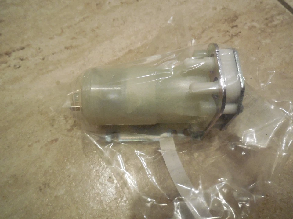 Насос омывателя ветрового стекла Porsche 911 / 912 / 928 / 930 VDO N E W   - Изображение 1 из 4