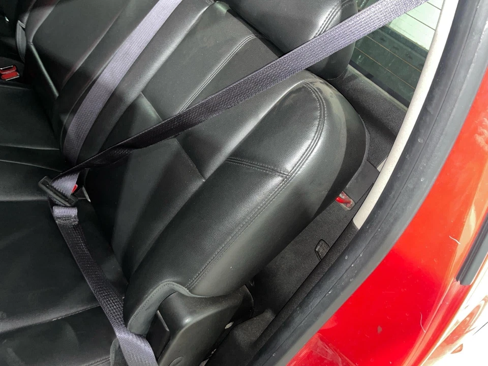 2013 Chevy Silverado 1500 Driver LH Left Black Rear Seat Belt Retractor Foto 1 de 1