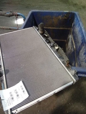 Radiador compatible con 10-13 Suzuki SX4 1688415 Foto 1 de 4