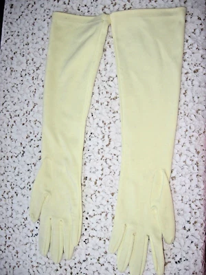 GUANTES FORMALES DE ÓPERA AMARILLOS PÁLIDOS VINTAGE 16 1/2" - CRESCENDOE CARESSE -7 Foto 1 de 4