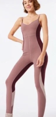 Body Largo Completo Outdoor Voices Zoom Talla Mediana Malva Rosa Borgoña Foto 1 de 4