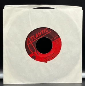 The Young Rascals Groovin'/Sueno" 7" 45 RPM 45-2401 Vinyl Record - Imagen 1 de 3