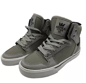 ZAPATOS BAJOS PARA NIÑOS SUPRA VAIDER GRIS/NEGRO BLANCO TALLA US 1 UK 13 CAJA NUEVA S11224K - Imagen 1 de 6