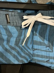 Youth Men’s Grom Swim Trunks Blue Size XX-Large 30” NWT $44 - Picture 1 of 9