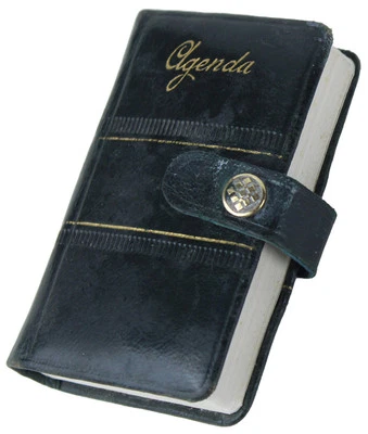 AGENDINA TASCABILE VINTAGE, IN PELLE COLOR VERDE SCURO MAI USATA - Immagine 1 di 3