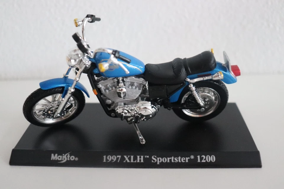 Harley Davidson del 1997 XLH Sportster 1200 Blu  - Maisto 1/18 - Immagine 1 di 1