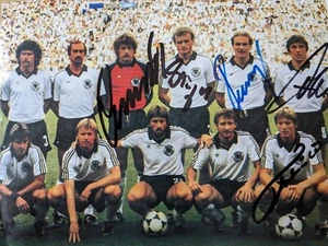 Unikat. 5 Orginale Autogramme. Mannschaftsfoto. DFB. Köln. Bayern. Rummenigge. - Bild 1 von 2