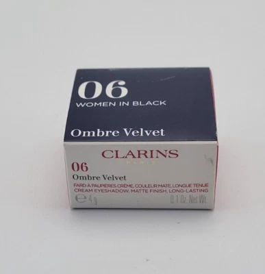 SOMBRA DE OJOS CLARINS OMBRE TERCIOPELO Y CREMA SATINADA 06 Mujer en Negro Foto 1 de 4