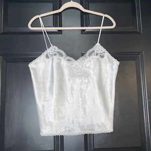 Vintage BodyChic White Lacy Camisole Top Size Medium Spaghetti Straps Cropped - Picture 1 of 6