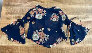 Blusa donna Lily Rose floreale blu navy bohemien trasparente cravatta svasata manica piccola - Foto 1 di 12