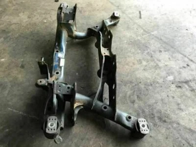 VOLKSWAGEN TIGUAN 2009-2018 2.0 TSI M/T TRACCIÓN DELANTERA SUBCHASIS TRASERO TRAVESAÑO FÁBRICA Foto 1 de 4