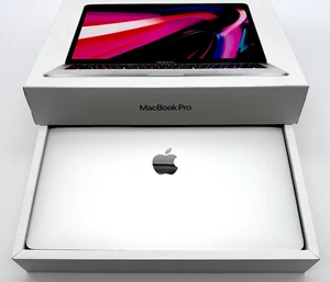 MacBook Pro 13 M2 2022 8-Core CPU 10-Core GPU 24GB 1TB 3,49 GHz Silber - Bild 1 von 13