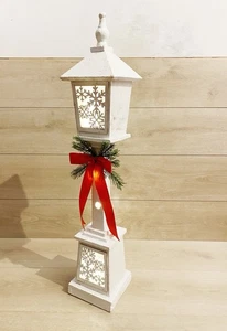 Lampione In Legno Natalizio Bianco 82cm  Luci LED Bianco Caldo Con Fiocco Rosso - Imagen 1 de 5
