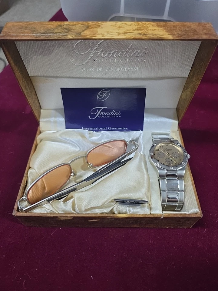 Reloj de cuarzo suizo vintage de la colección Fondini con gafas de sol conjunto de regalo Foto 1 de 1