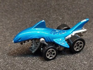 2017 Hot Wheels Street Beasts Shark Bite Blue Diecast Toy Car - Picture 1 of 7