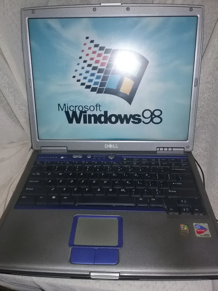 Windows 98 SE DOS GAMING Laptop Computer PC w P4 WIFI USB 2 Radeon 9000 32/64MB! - Image 1 of 4