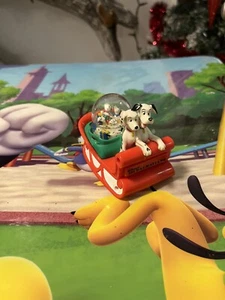 1996 Disney 101 DALMATIANS SNOW GLOBE Christmas Sleigh Ornament for McDonalds - Picture 1 of 6