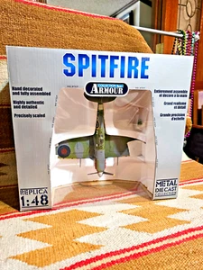 š„FRANKLIN ARMOUR Col 1:48 Spitfire Mark V P. Clostermann WWII Aces 98158 MINTš„ - Picture 1 of 12