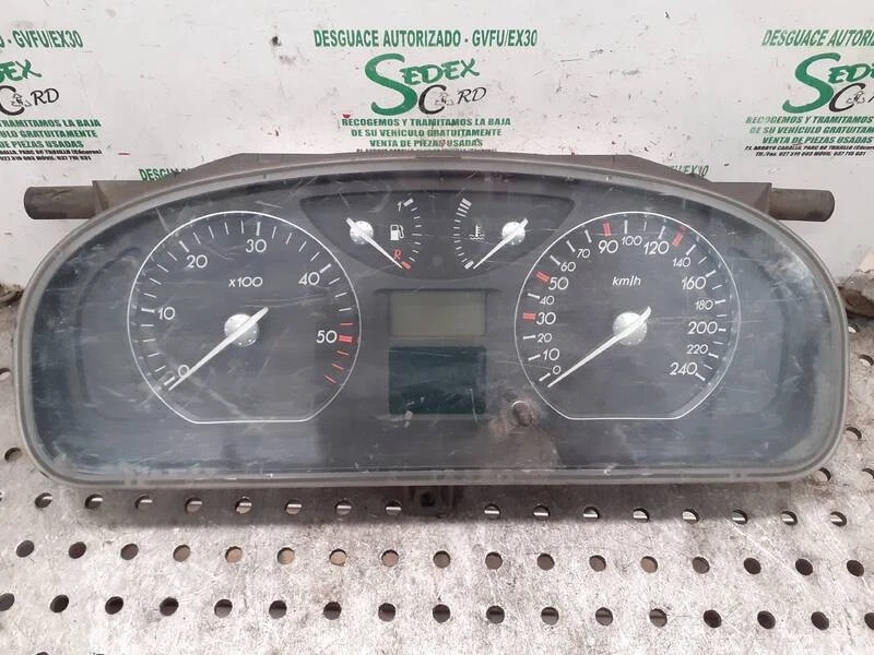 8200013775 quadro strumenti RENAULT LAGUNA II BG0 2001 838489 - Immagine 1 di 1