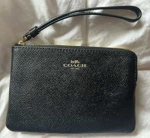 Coach Eck-Geldbörse mit Reißverschluss Kalbsleder 58032 schwarz genarbtes Leder 6 x 4 neu mit Etikett - Bild 1 von 5