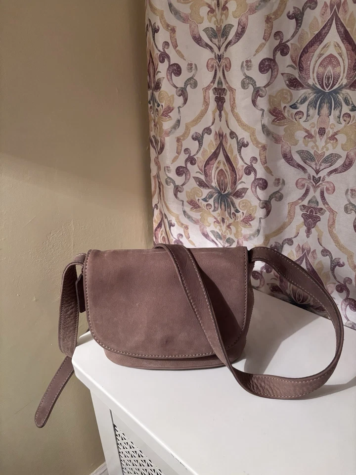 Bolso de hombro Coach Mini Satchel en gamuza topo Foto 1 de 1