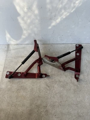 2012-2023 DODGE CHALLENGER TRUNK LID HINGE SHOCK PAIR BLACK OEM - Imagem 1 de 4