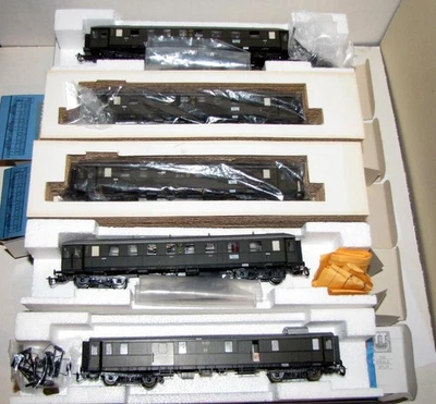 5 Eilzugwagen "DRG" von Zeuke/Parisel/Tillig, Spur TT - Bild 1 von 3