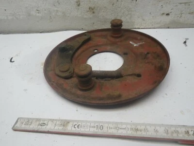 Bremsankerplatte Links Hako Trac D12 V12 D522 V490 2000D und V  ET.nr. 28-006 - Bild 1 von 3